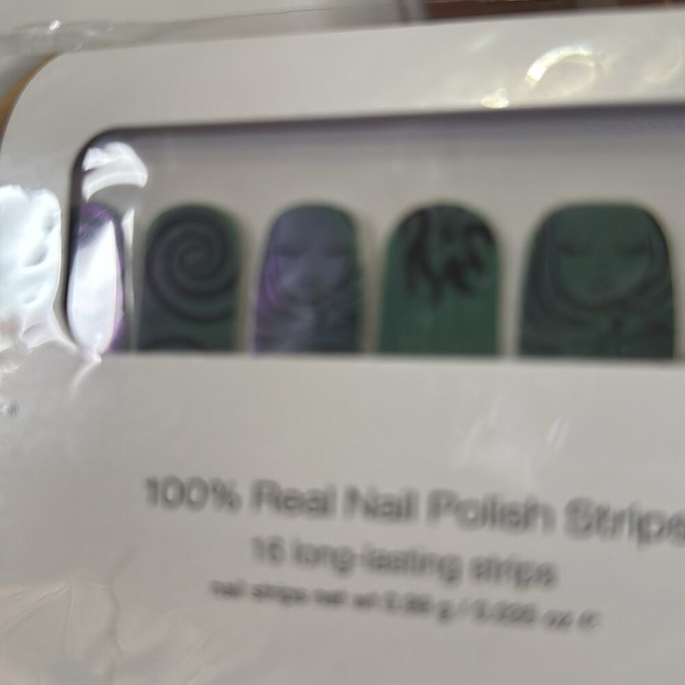 NWT Color Street "Raise Your Spirits" Purple Green Nail Strips - Picture 2 of 5